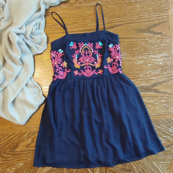 miami Dresses & Skirts - Miami Brand Embroidered Flowy Gorgeous Dress